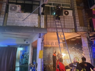 高雄小港透天厝火警　母對子聲請保護令期間起火