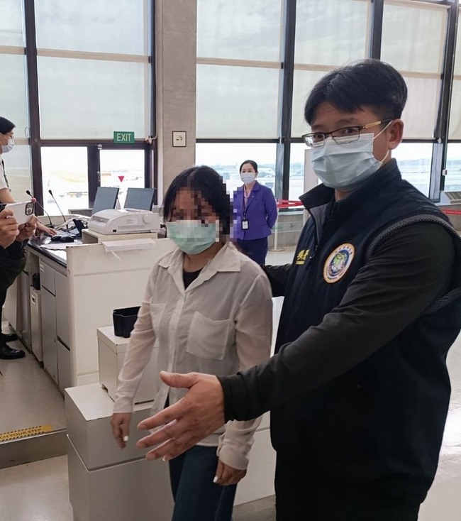 涉帶12歲女兒赴日賣淫 移民署遣送泰婦返泰國 | 華視新聞