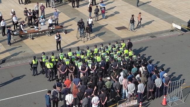 高市警跨年維安演練　晚會將動員逾1200警民力 | 華視新聞