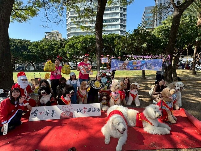 華山基金會募集愛心年菜  毛小孩暖心伴孤老 | 華視新聞