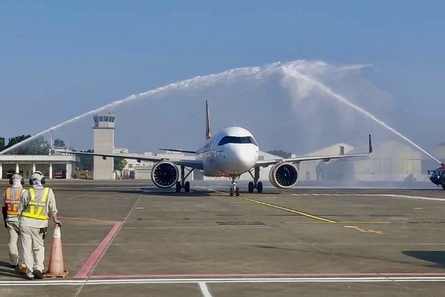 台南熊本首航　台南機場定期國際航班重現 | 華視新聞