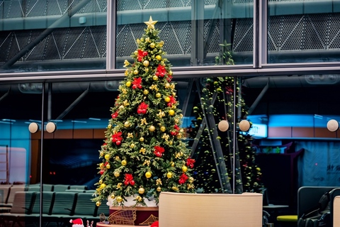 桃機公司迎耶誕節　攜手駐站單位打造節日氛圍