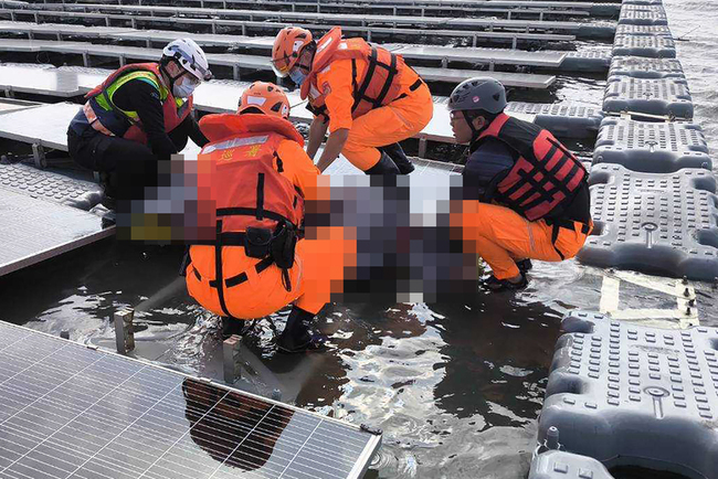 彰濱光電浮板附近驚見浮屍　死因待檢警釐清 | 華視新聞