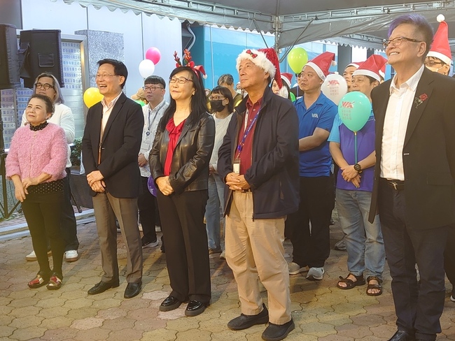 威盛：世界充滿不確定性　地緣政治和科技進步有衝擊 | 華視新聞