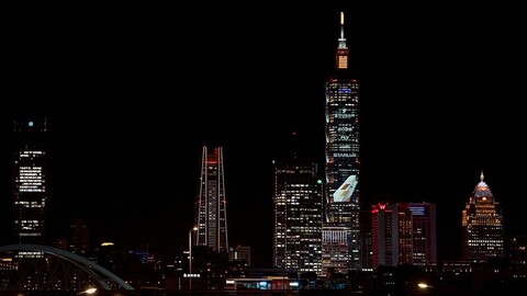 星宇航空亮相101跨年光雕展演　115年開航歐洲