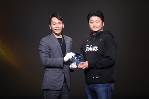 曾豪駒獲精英獎最佳教練 強調與教練團共享榮耀