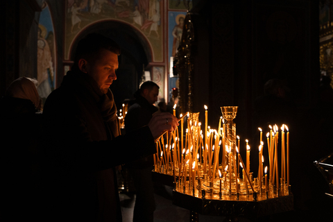 和談陰影下迎耶誕 基輔街頭的節日與盼望