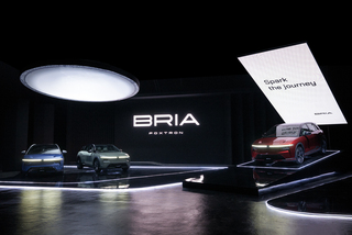 鴻華首推電動車自主品牌新車　台灣出發放眼海外市場