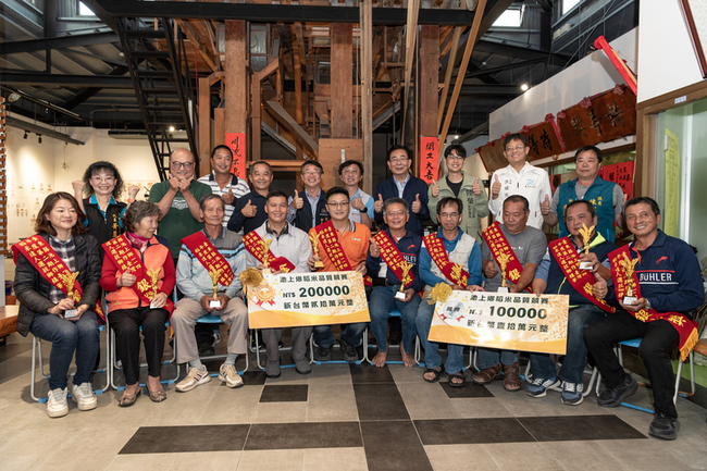 台東池上米競賽  高盛雄余建宏獲金牌各得20萬元 | 華視新聞