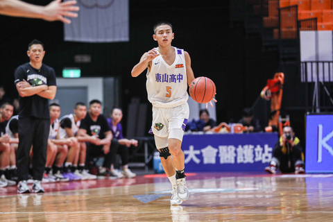 HBL東山氣走開南 主控游元鈞球風酷似高錦瑋