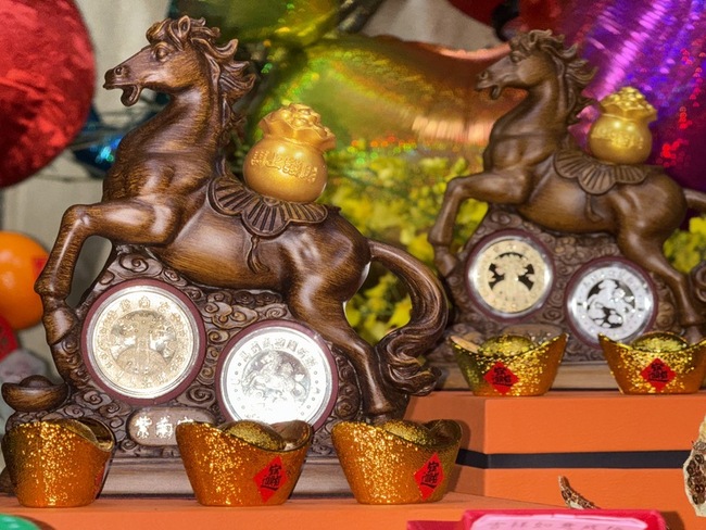 南投竹山紫南宮元旦發馬年錢母　前5千名抽金戒指 | 華視新聞