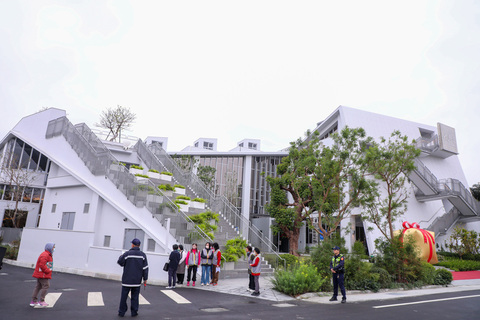 台中東勢許良宇圖書館啟用　延續愛子精神照顧孩童