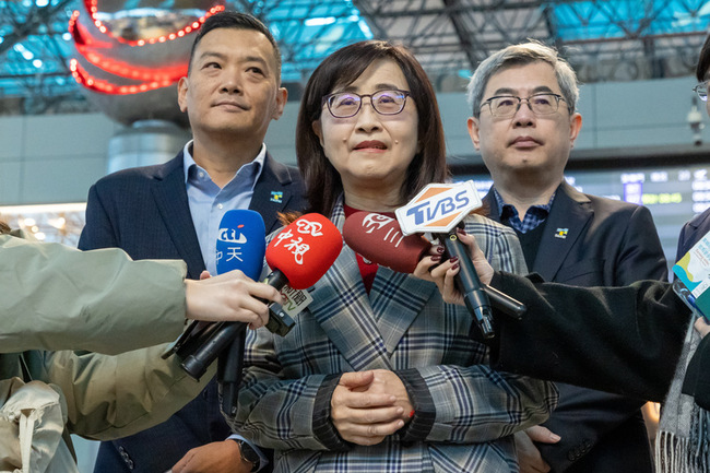 赴上海出席雙城論壇　林奕華：交換經驗互相學習