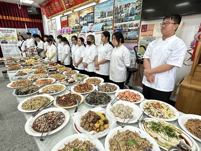 台電攜手澎湖海事送關懷　獨居長者暖心品味料理 | 華視新聞