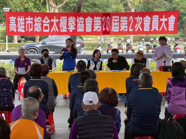 參加太極拳大會　柯志恩：要學拳讓自己「慢下來」