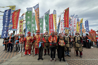 鄭成功登陸台南鹿耳門重現　復刻媽祖金身隨艦場景