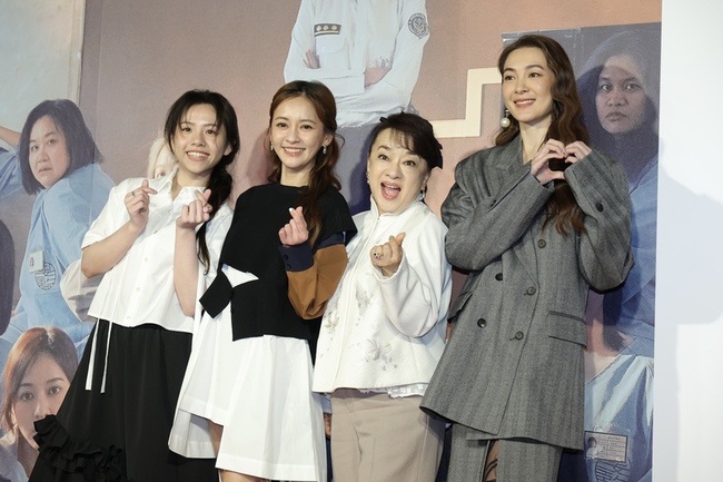 新片噴淚母女戲感觸深 翁倩玉：回家要好好抱抱媽媽 | 華視新聞