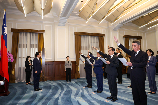 總統監誓　國防部副部長徐斯儉等人完成宣誓 | 華視新聞