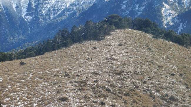 5人登山隊雪山待援  出動直升機救下山送醫 | 華視新聞