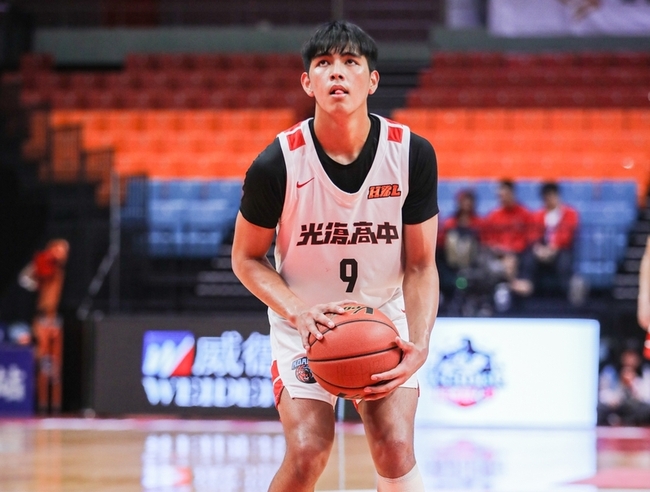HBL何鉦凱攻防一體繳全能數據　率光復高中晉8強 | 華視新聞
