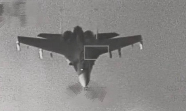 中共軍演　國軍曝F-16V狙擊手莢艙監控殲16畫面