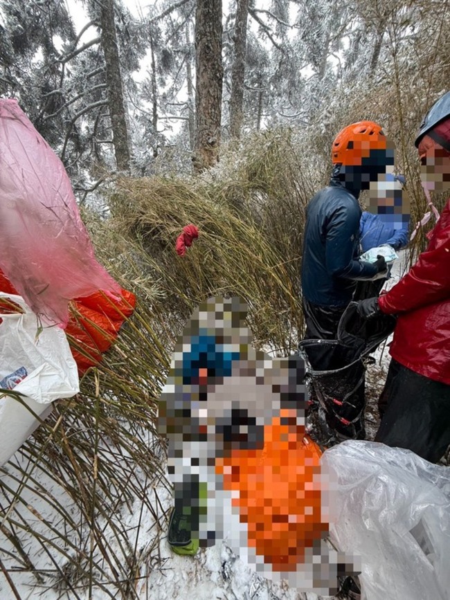 匹匹達山失溫罹難遺體待吊掛　隊友無餘糧先下撤 | 華視新聞