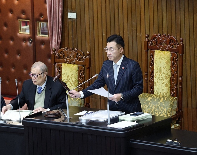 立院三讀勞保條例　政府撥補法制化、負最後支付責任 | 華視新聞