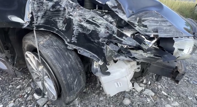 槍砲犯衝撞屏警追捕開逾40槍　破車窗逮人3警傷手腳 | 華視新聞