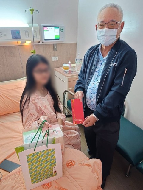 孕婦郵局突羊水破 彰化員林救護人員民眾合力接生