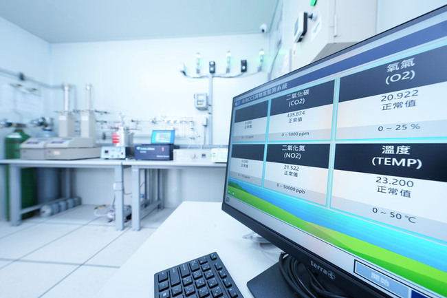 鴻海合作英商攻碳捕捉封存　台北成立實驗室 | 華視新聞