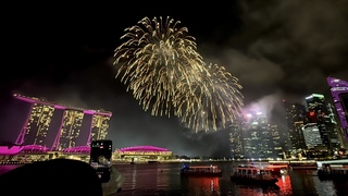 新加坡濱海灣煙火秀迎接2026  遊客嗨翻歡呼連連