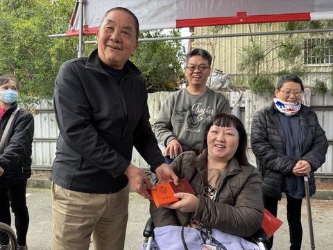 南投竹山紫南宮發馬年錢母　估10萬人排10公里