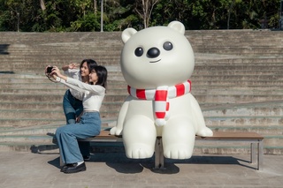 嘉市蘭潭姊妹亭新設裝置藝術大白熊　打卡新亮點