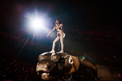 蔡依林穿運動鞋開唱破個人紀錄 笑喊成為加場動力