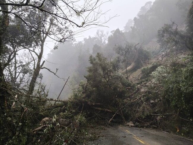 台7甲中橫宜蘭支線米摩登段坍方　封路管制 | 華視新聞