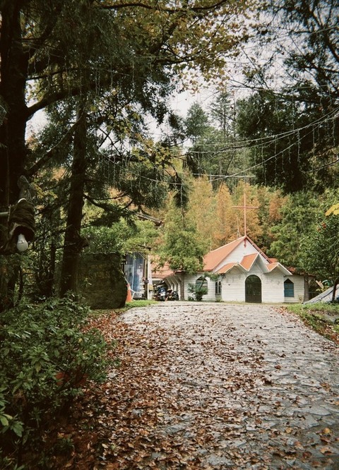 竹縣司馬庫斯教堂拆除重建　族人不捨告別