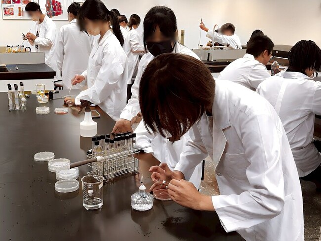 新北寒假推一日大學生營隊  跨域探索AI到生醫 | 華視新聞