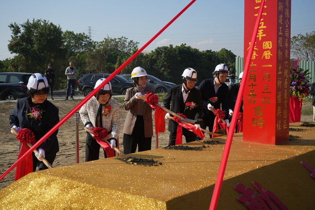 期暉實業屏東六塊厝擴廠動土　拓展智慧冷藏設備 | 華視新聞
