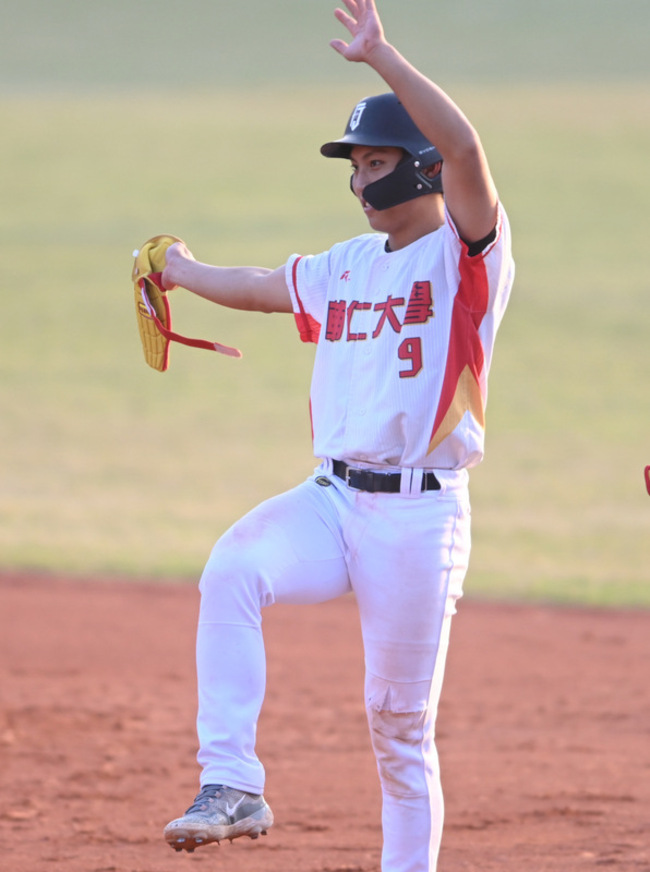 大專棒球聯賽輔大勝東大　潘書緯攻守佳增信心 | 華視新聞