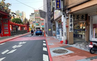 桃園景福宮紅色鋪面易誤認行穿道　市府增標示改善