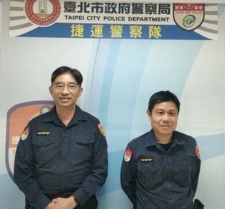 越籍女搭捷運丟後背包心焦　北捷警1小時助尋回