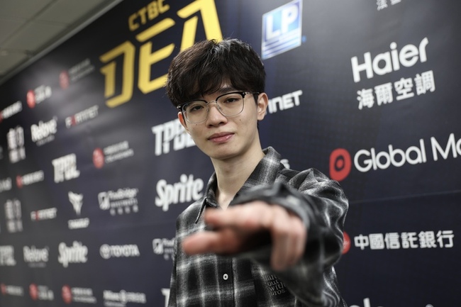 台灣戰隊CFO陣容洗牌　Doggo笑稱仍是怪人俱樂部 | 華視新聞