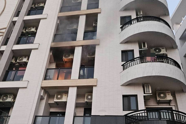 台南新市民宅火警　3人逃陽台輕微嗆傷獲救 | 華視新聞