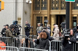 馬杜洛出庭正反派示威　挺川與反戰派皆控綁架