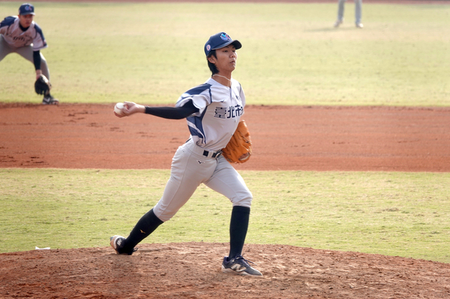 大專棒球聯賽莊承翰、邱承奕壓制　北市大複賽3勝 | 華視新聞