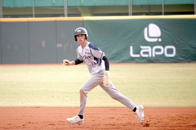 鍾緯澤再回球場不想讓奶奶失望　大專聯賽敲關鍵安 | 華視新聞