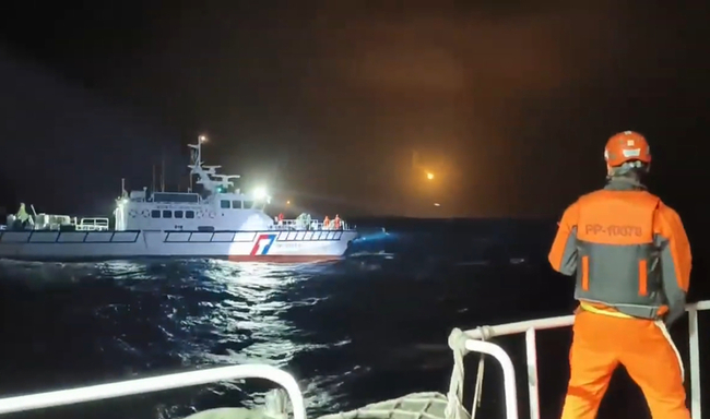 飛官辛柏毅搜救逾35小時　陸海空搜尋不停歇 | 華視新聞