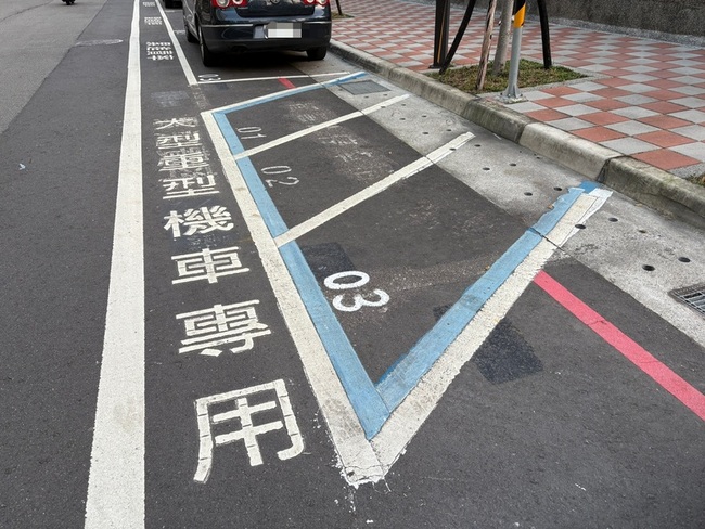 新北大型重機難停車　7月前擬逐區開放停路邊機車格 | 華視新聞