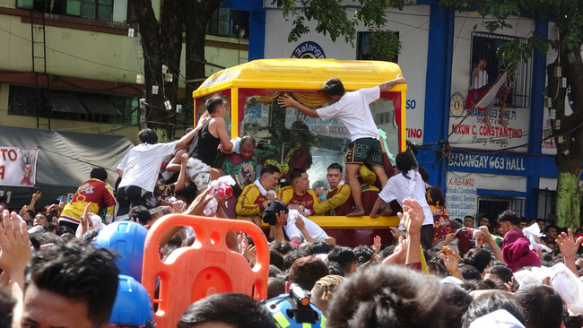 馬尼拉黑拿撒勒人遊行　貪污風暴中登場 | 華視新聞