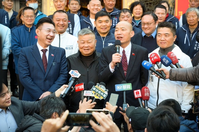 大甲鎮瀾宮發放春聯　韓國瑜：馬上幸福代表人民心聲 | 華視新聞